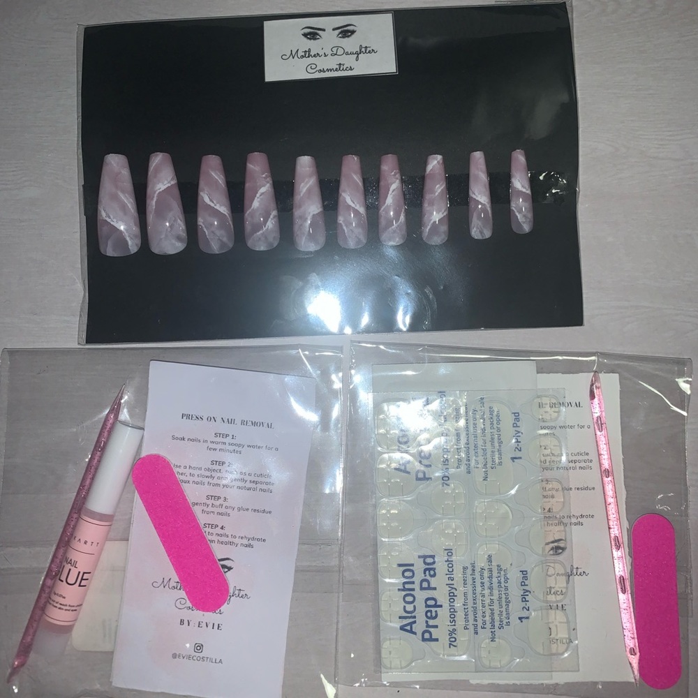 Press on nails